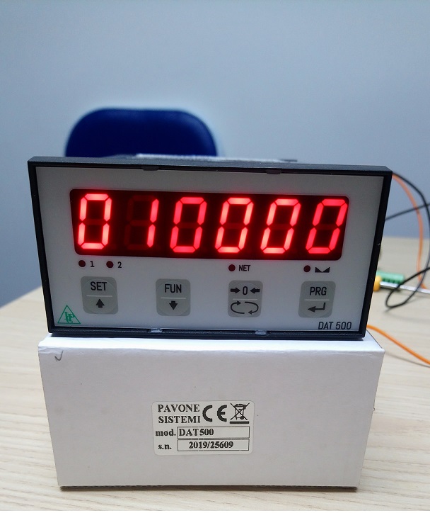 Dong_ho_can_dien_tu_DAT500