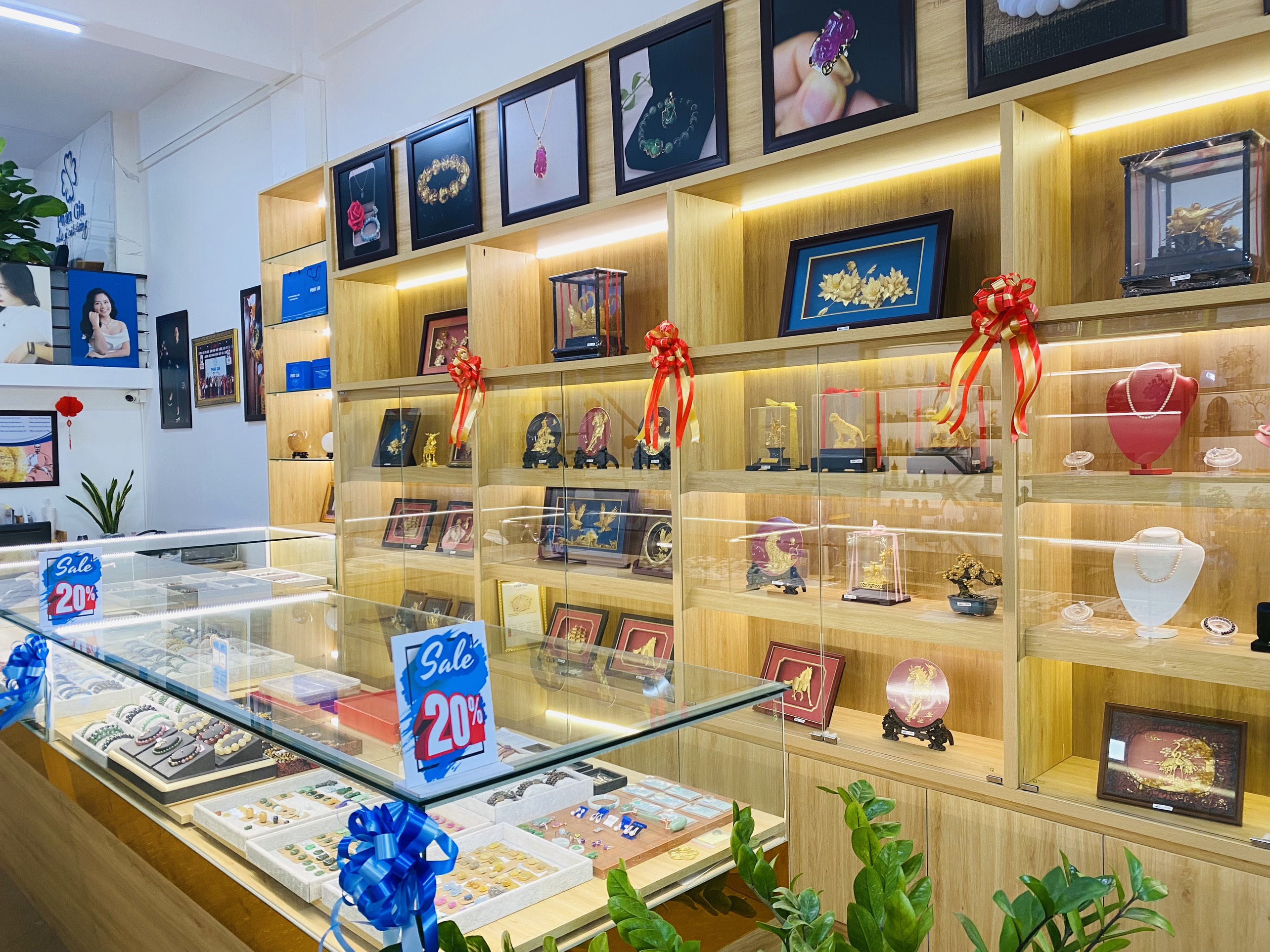 Một số vật phẩm tiêu biểu Phan Gia cung cấp