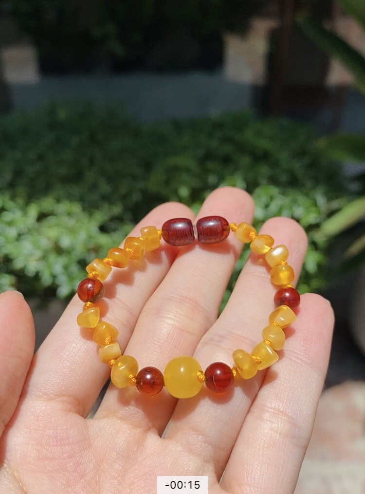 vòng tay hổ phách