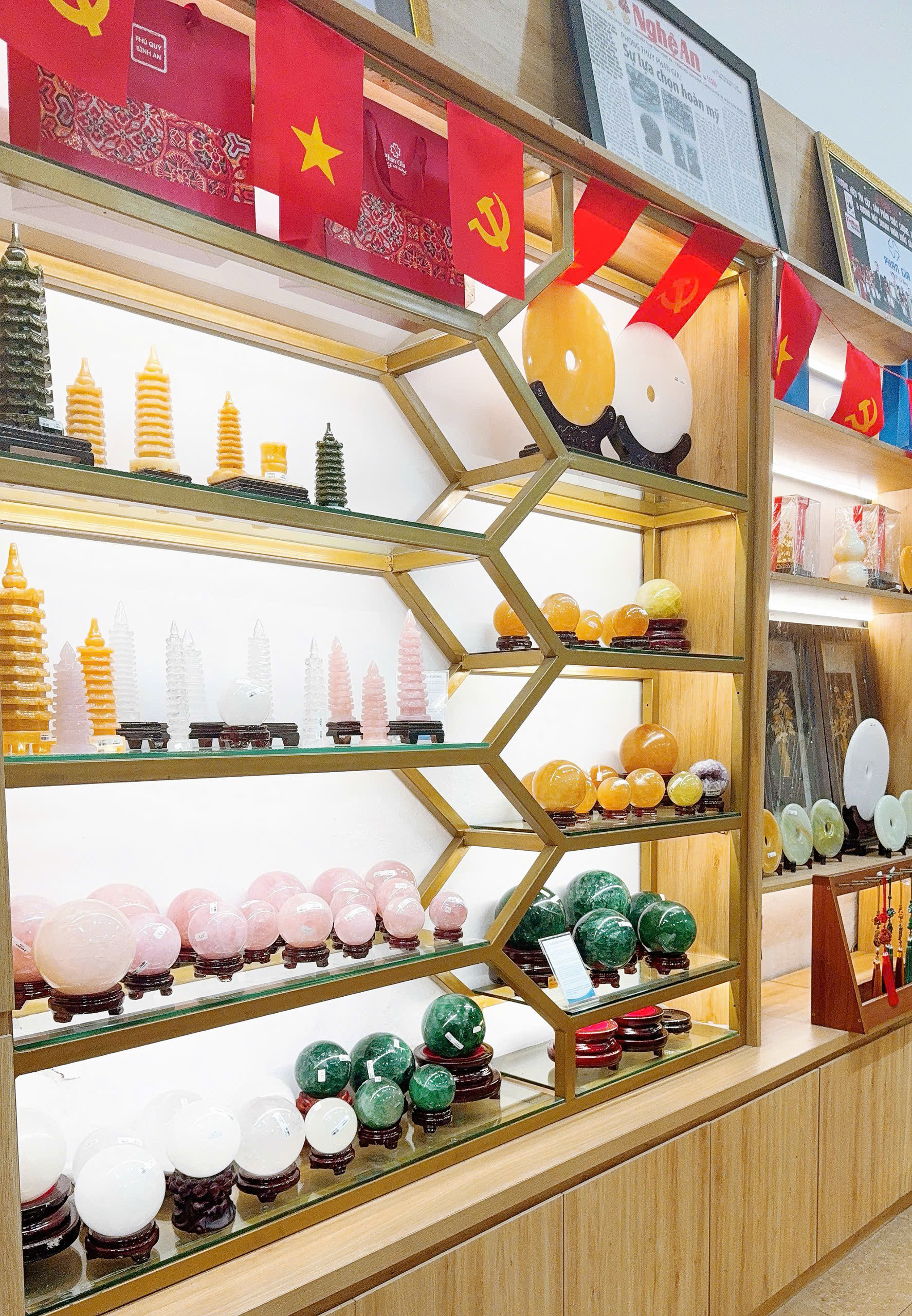 Một số vật phẩm tiêu biểu Phan Gia cung cấp