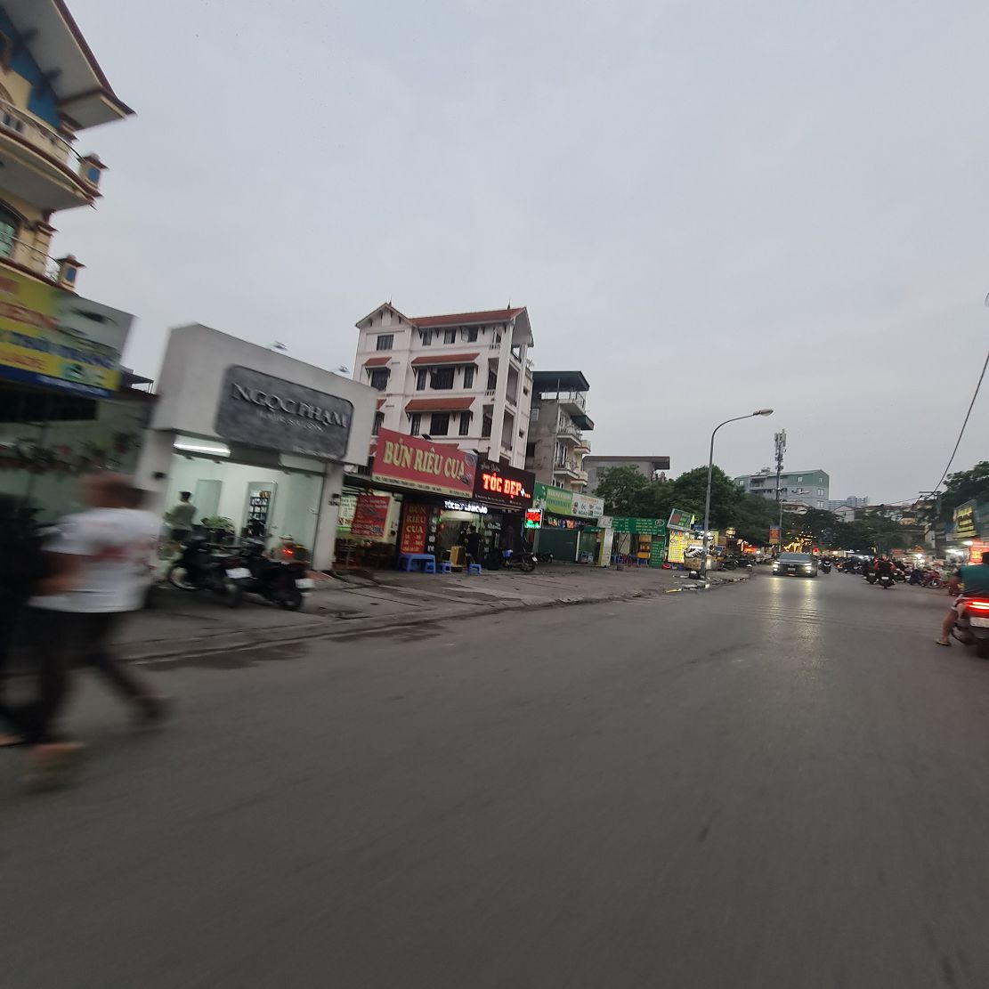 Bán đất trung tâm Trâu Quỳ, Gia Lâm. 36m2, đường 22m, kinh doanh. 7 tỷ x. Lh 09898948