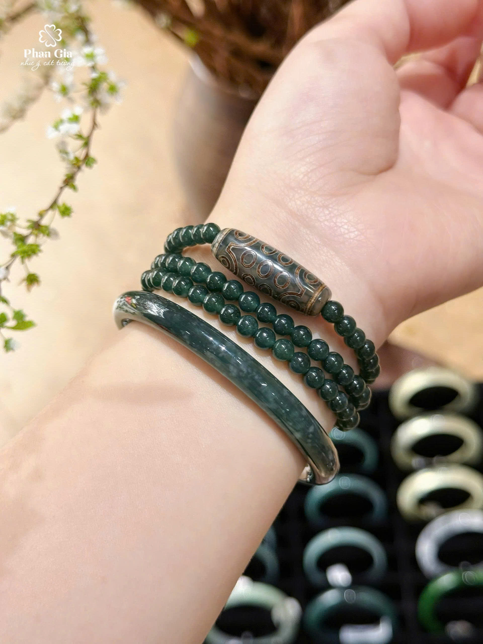 Một số vật phẩm tiêu biểu Phan Gia cung cấp