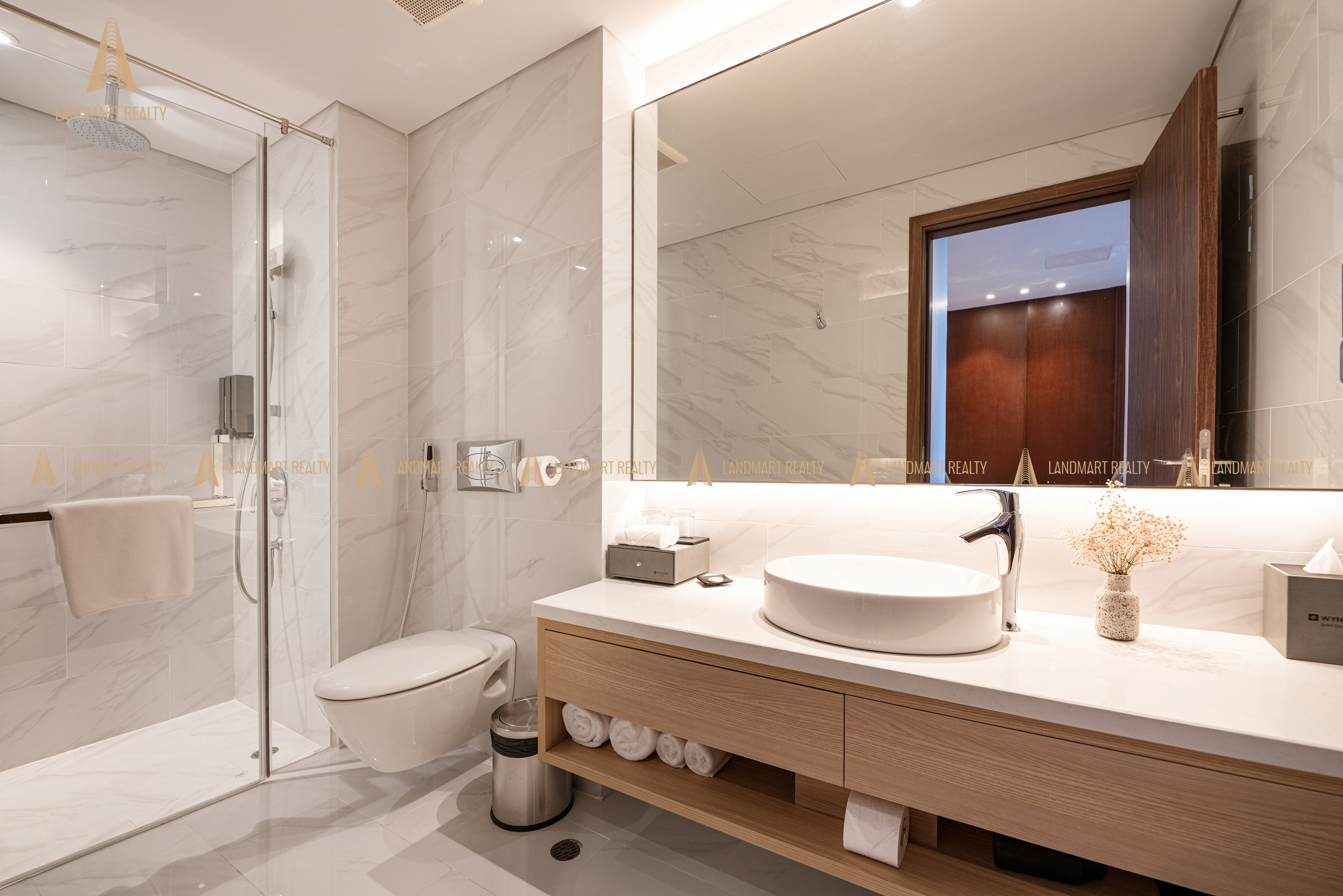 WC FULL NỘI THẤT