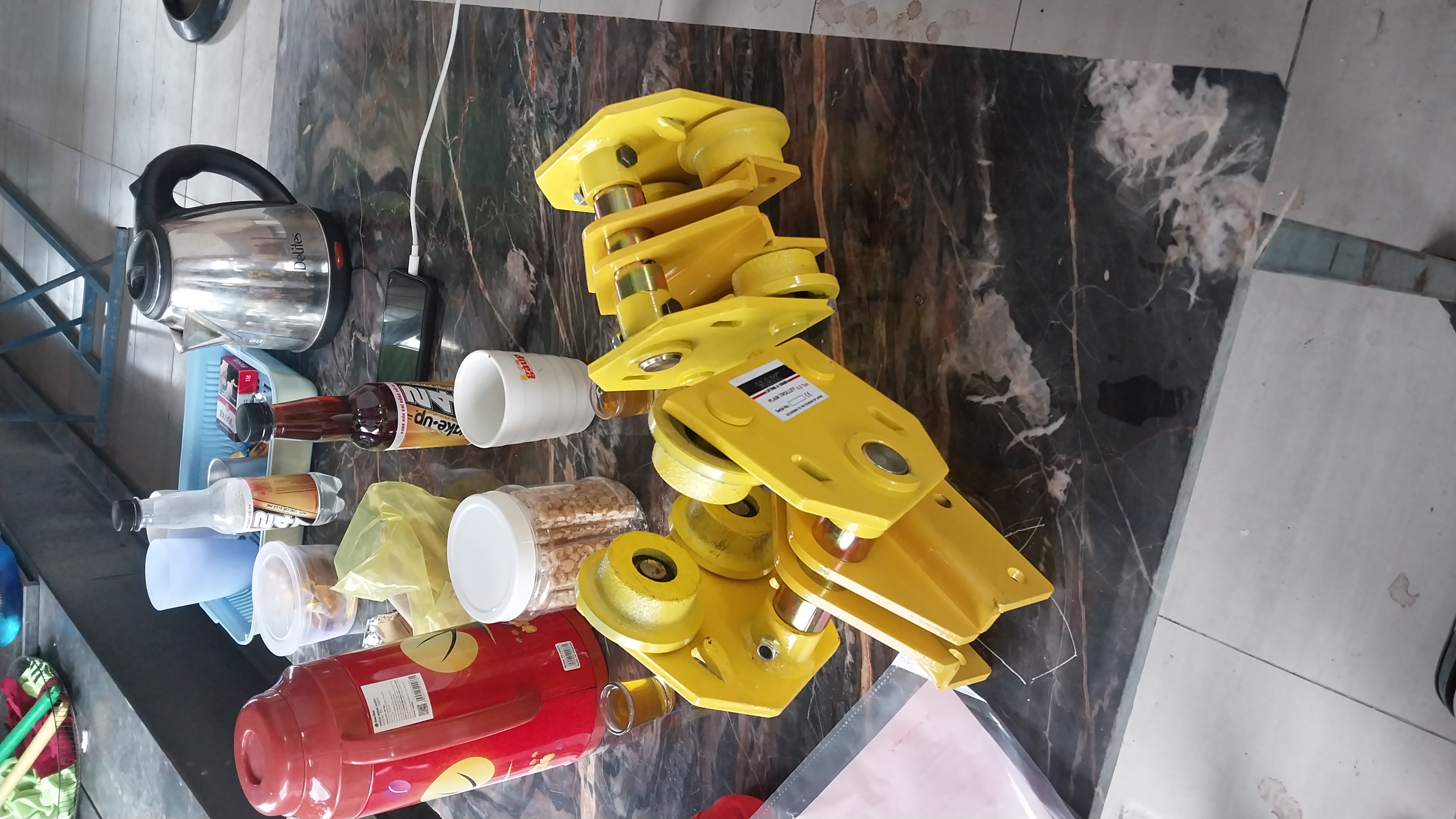 bánh xe cổng lùa treo ray i