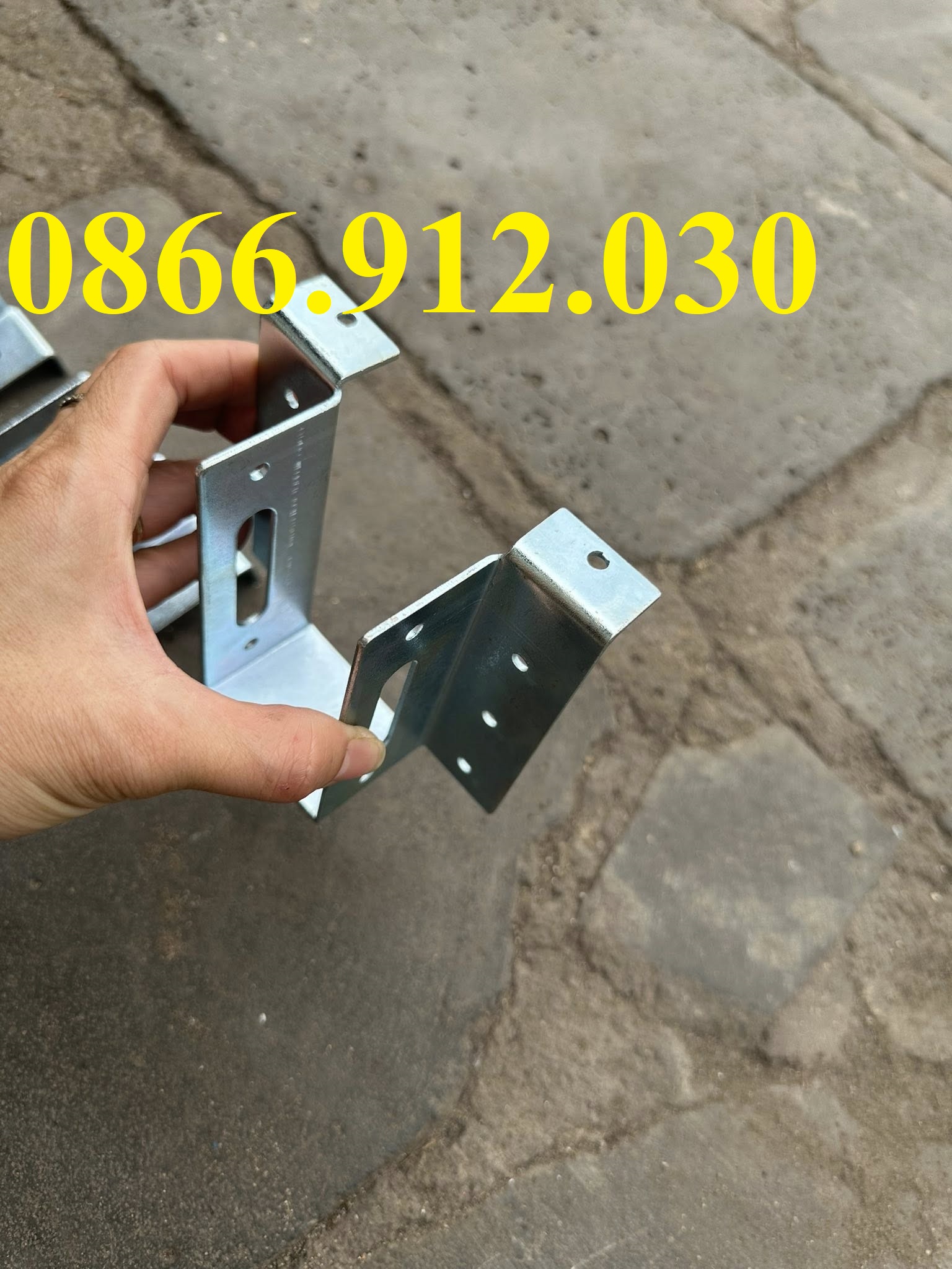 pát U kẹp thép hộp